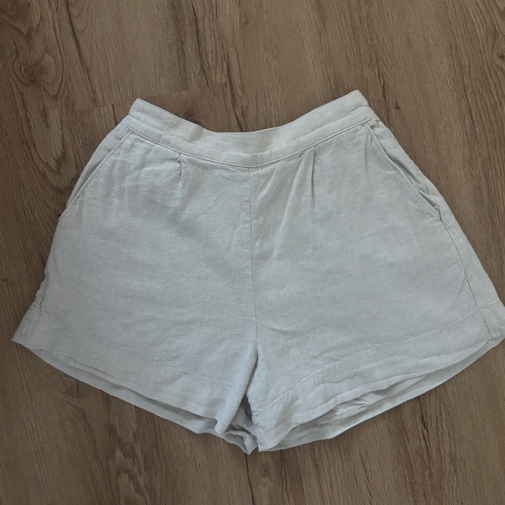 Women's Linen Cream Shorts